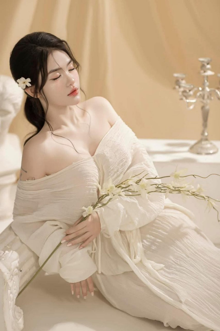 Em hàng xóm có sở thích thả rông hàng họ